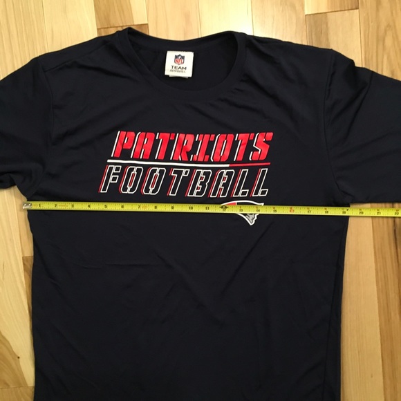 NFL Team Apparel Patriots Football T Shirt Size M - Picture 4 of 6